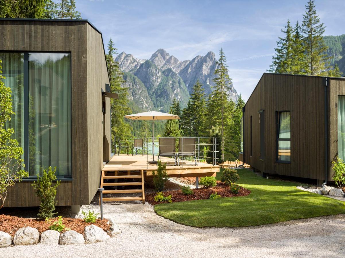 Skyview Chalets Am Camping Toblacher See Dobbiaco Exterior foto