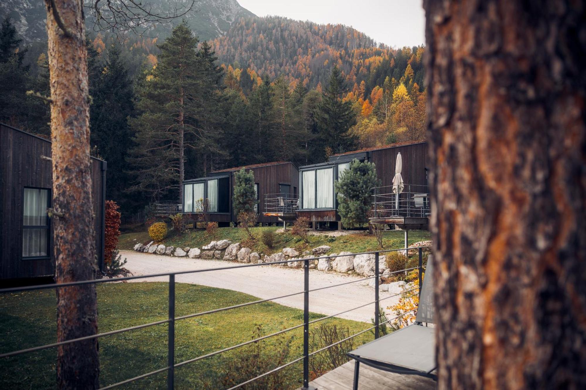 Skyview Chalets Am Camping Toblacher See Dobbiaco Exterior foto