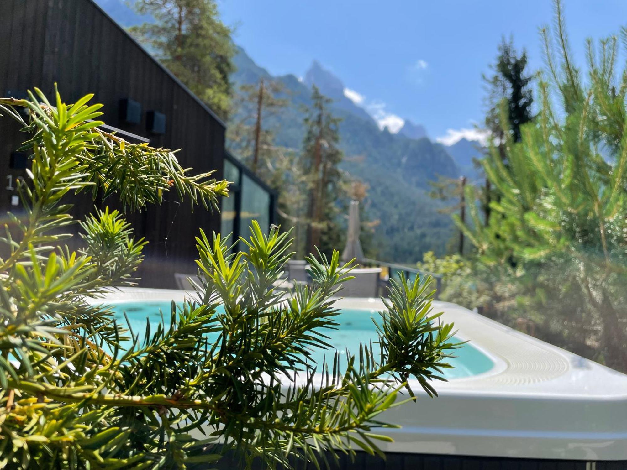 Skyview Chalets Am Camping Toblacher See Dobbiaco Exterior foto